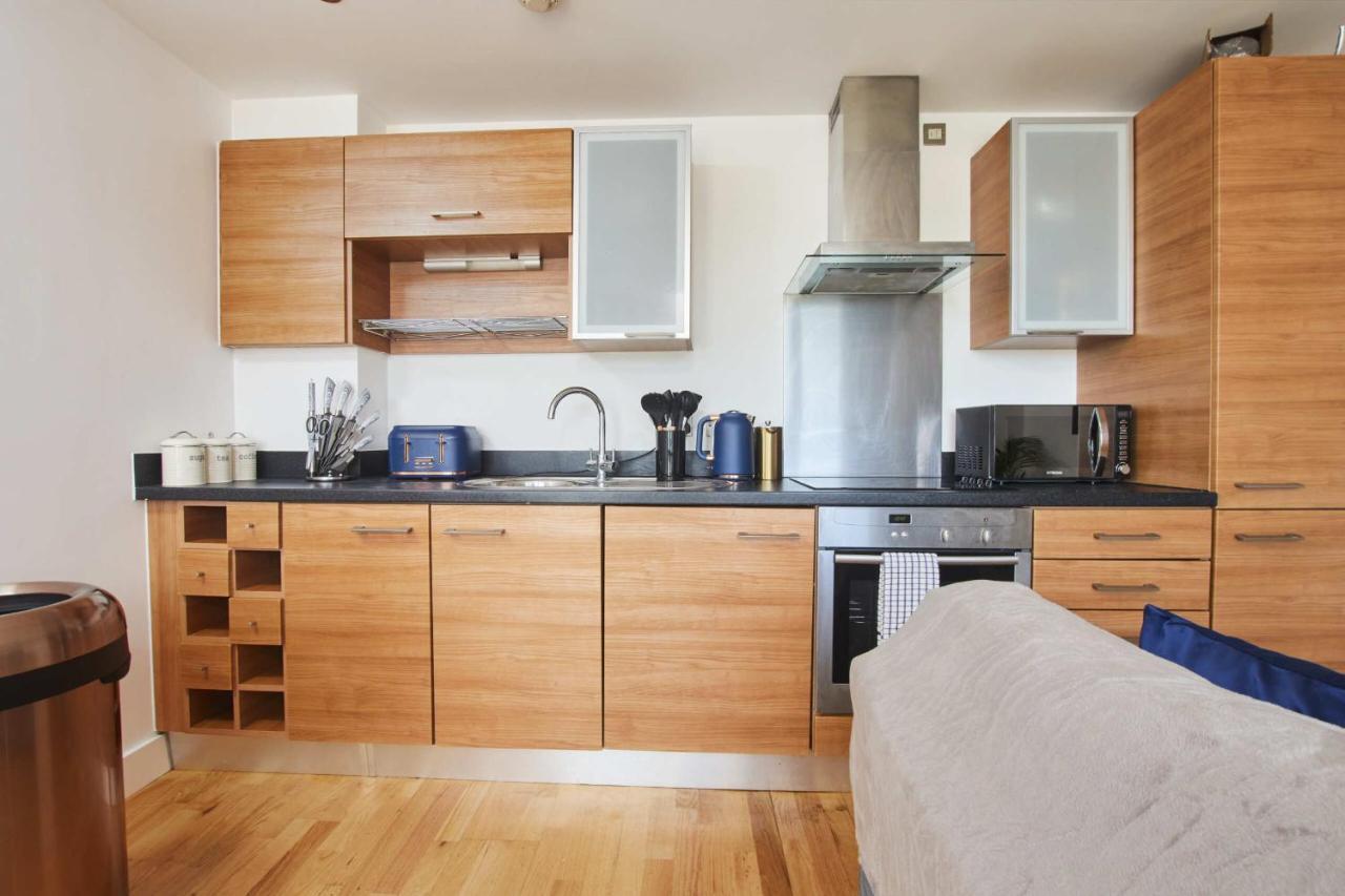 King Deluxe City Apt Large Space& Free Parking! No Balcony Leeds  Eksteriør billede