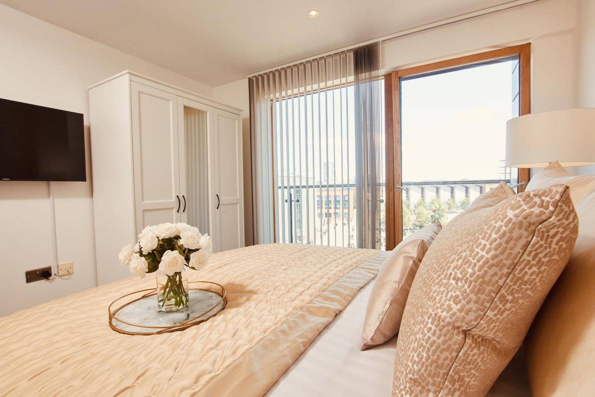 King Deluxe City Apt Large Space& Free Parking! No Balcony Leeds  Eksteriør billede