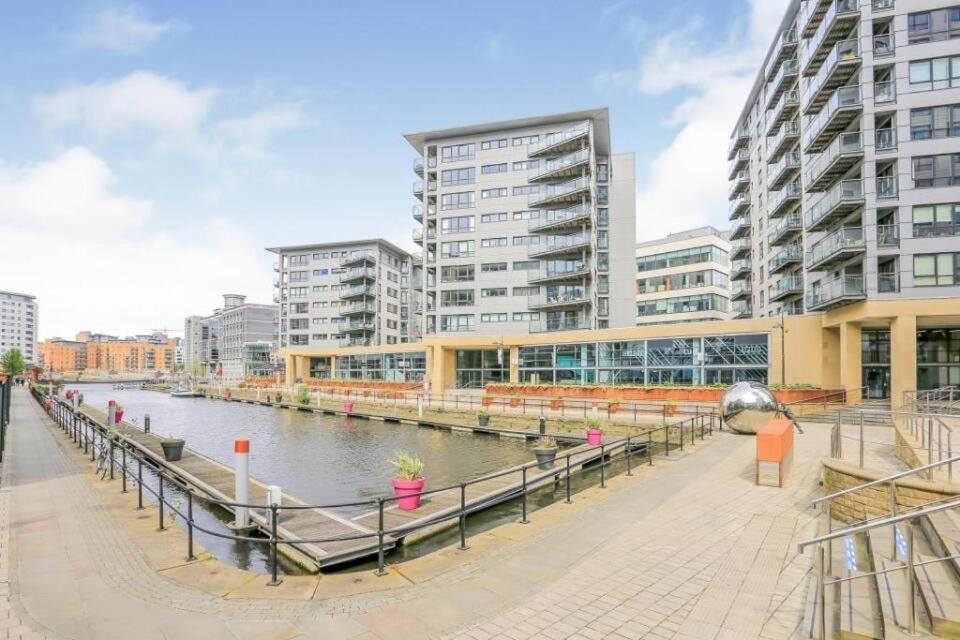 King Deluxe City Apt Large Space& Free Parking! No Balcony Leeds  Eksteriør billede